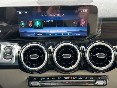 Used 2026 Mercedes-Benz GLB 250 4MATIC image 25