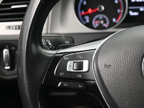 Used 2016 Volkswagen Golf S image 11