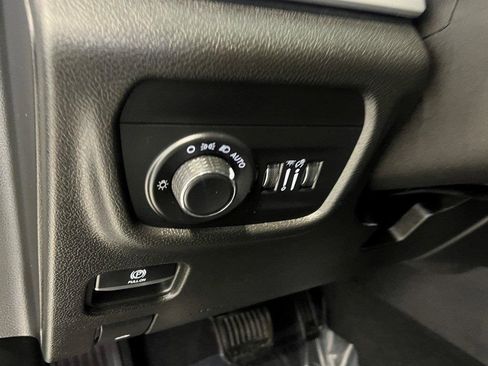 Used 2023 Jeep Grand Cherokee Altitude image 31