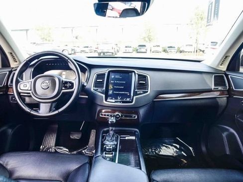 Used 2019 Volvo XC90 T6 Momentum image 14