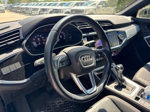 Used 2021 Audi Q3 2.0T Premium w/ Convenience Package AWD/4WD image 9