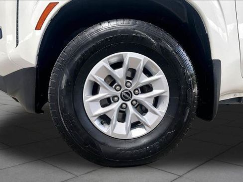 Certified 2024 Nissan Frontier SV w/ Tow Package RWD image 11