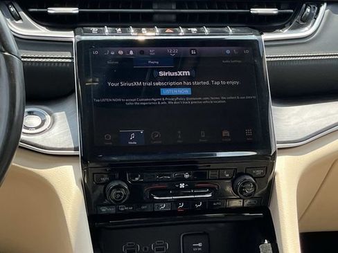 Used 2022 Jeep Grand Cherokee L Limited AWD/4WD image 20