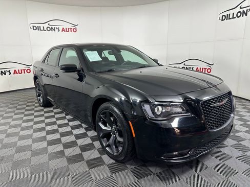 Used 2023 Chrysler 300 S image 11