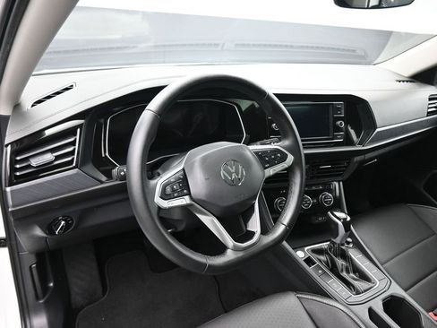 Used 2024 Volkswagen Jetta SE FWD image 14