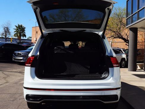 Used 2022 Volkswagen Tiguan SE R-Line image 22