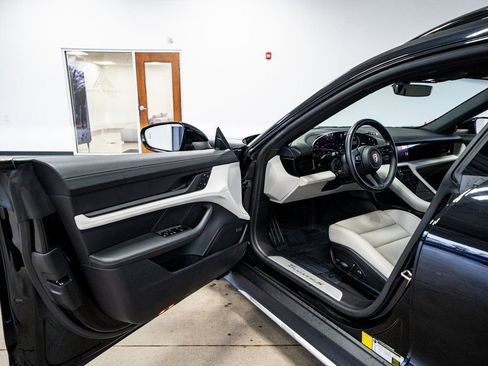 Used 2024 Porsche Taycan 4S w/ Premium Package image 31