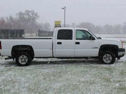 Used 2007 Chevrolet Silverado 2500 W/T w/ Heavy-Duty Power Package image 6