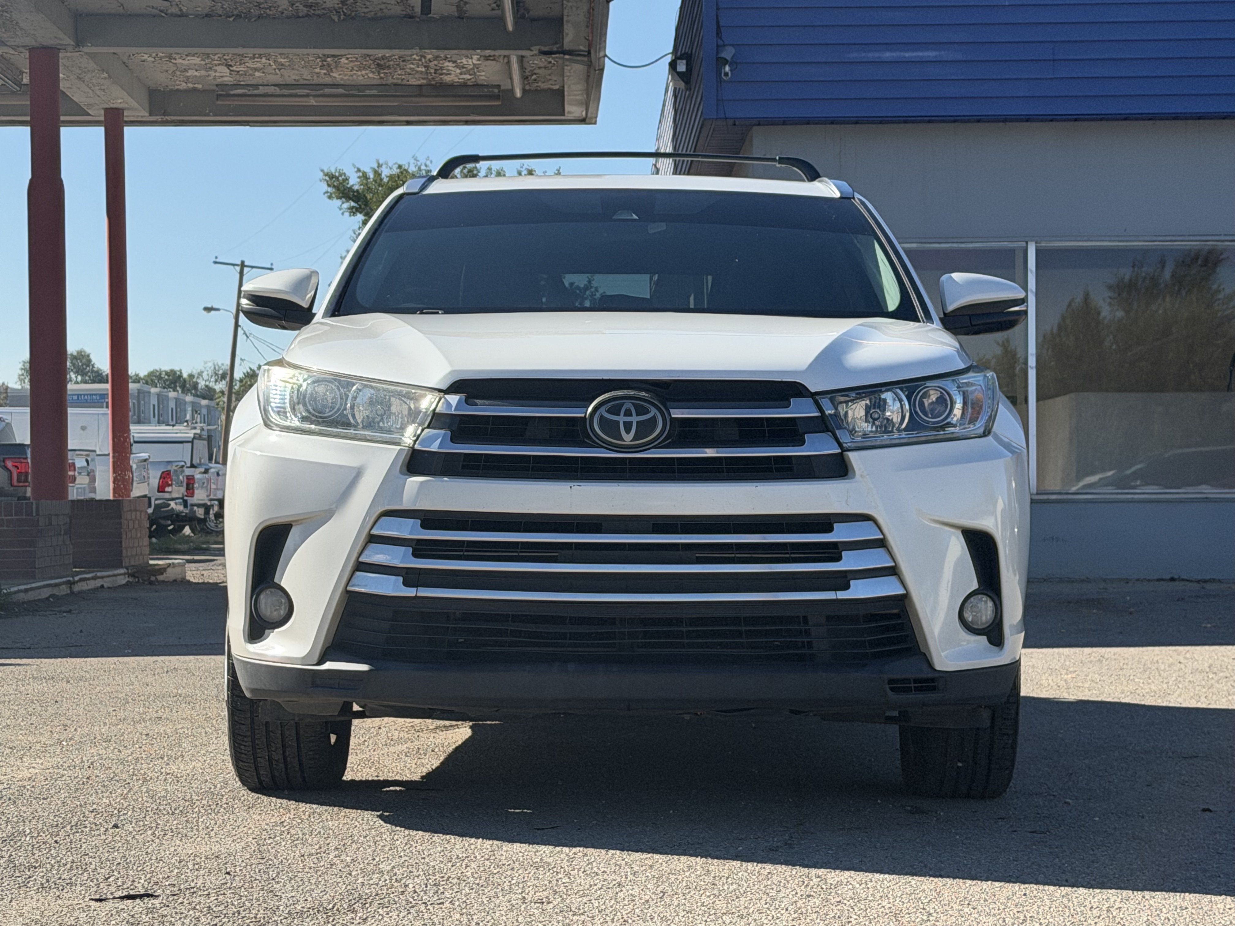 Used 2017 Toyota Highlander Limited FWD image 9