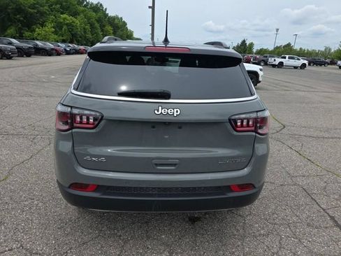 Used 2023 Jeep Compass Limited AWD/4WD image 3
