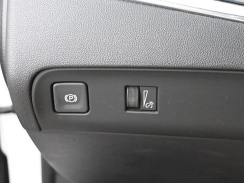 Used 2023 Buick Enclave Essence FWD image 17