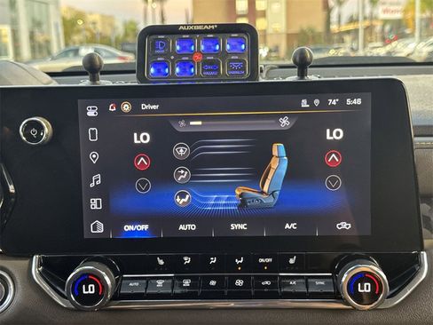 Used 2024 Chevrolet Colorado ZR2 w/ Technology Package image 17