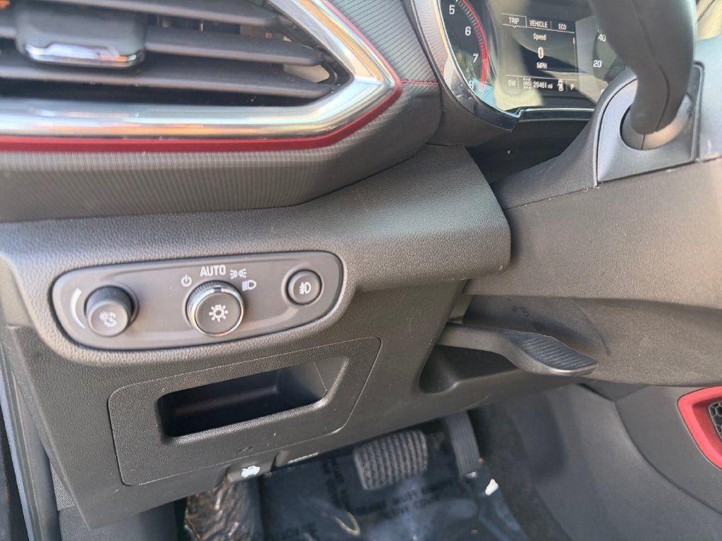 Used 2023 Chevrolet TrailBlazer RS w/ Convenience Package AWD/4WD image 19