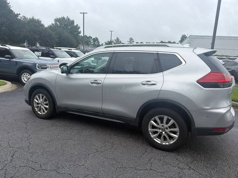 Used 2017 Nissan Rogue SV w/ SV Premium Package FWD image 12