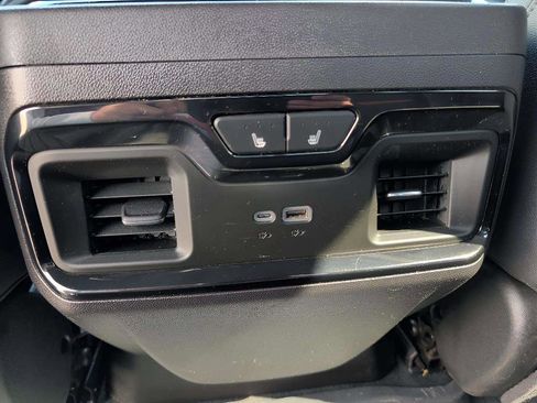 Used 2024 GMC Sierra 1500 AT4 w/ AT4 Preferred Package image 16