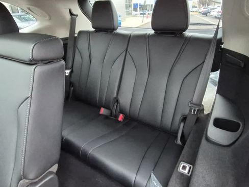 Used 2026 Acura MDX SH-AWD w/ Technology Package image 8