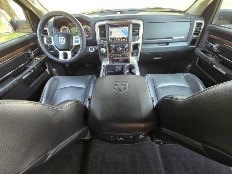 Used 2015 RAM 1500 Laramie w/ Convenience Group AWD/4WD image 5