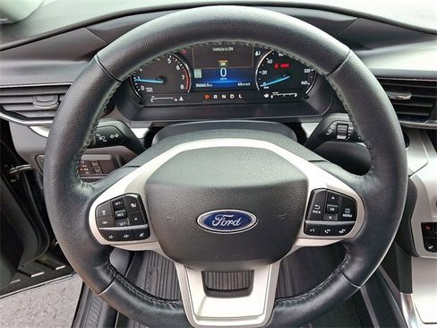 Certified 2022 Ford Explorer XLT w/ Equipment Group 202A image 19