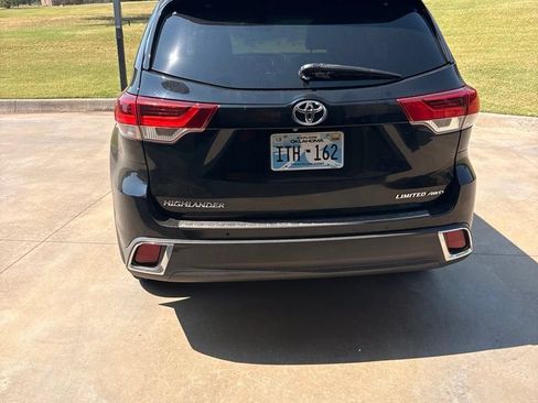 Used 2018 Toyota Highlander Limited Platinum AWD/4WD image 4