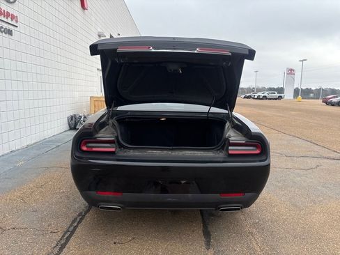 Used 2022 Dodge Challenger SXT w/ Blacktop Package image 28