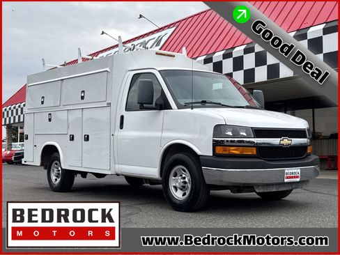 Used 2016 Chevrolet Express 3500 image 1