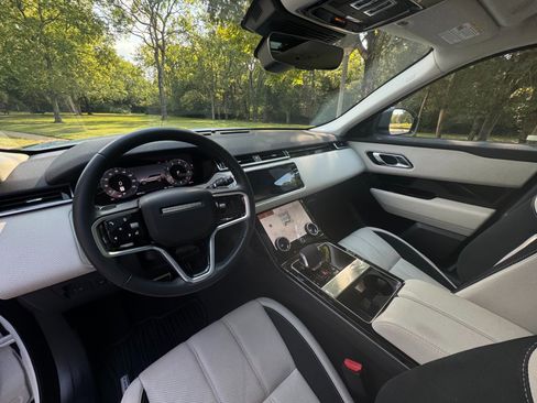 Used 2023 Land Rover Range Rover Velar R-Dynamic S image 10