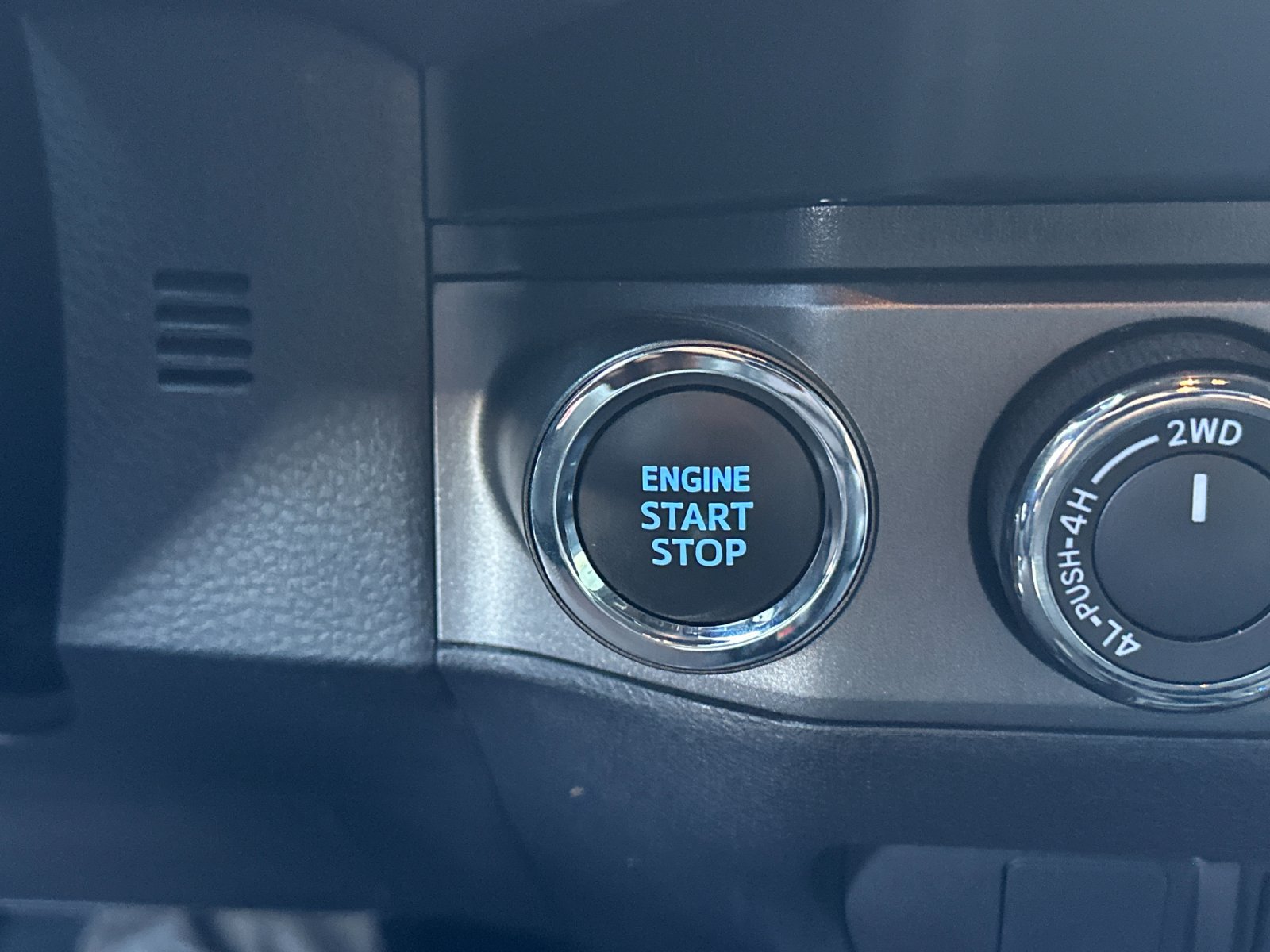 Used 2023 Toyota Tacoma TRD Off-Road AWD/4WD image 21