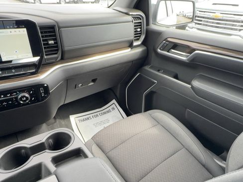 Certified 2024 Chevrolet Silverado 1500 LT AWD/4WD image 16