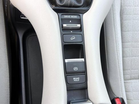 Certified 2023 Honda HR-V LX image 29