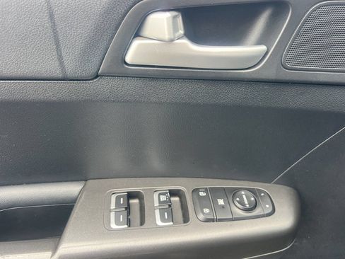Used 2021 Kia Sportage LX AWD/4WD image 11