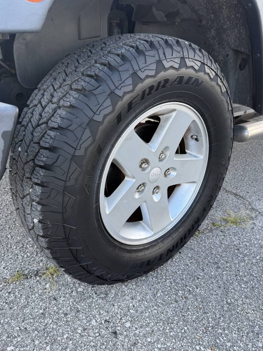 Used 2013 Jeep Wrangler Sport AWD/4WD image 22