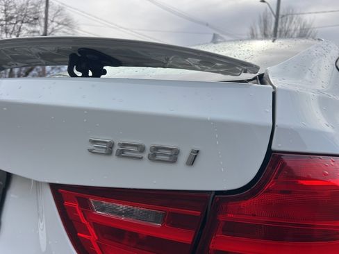Used 2014 BMW 328i Gran Turismo xDrive image 9