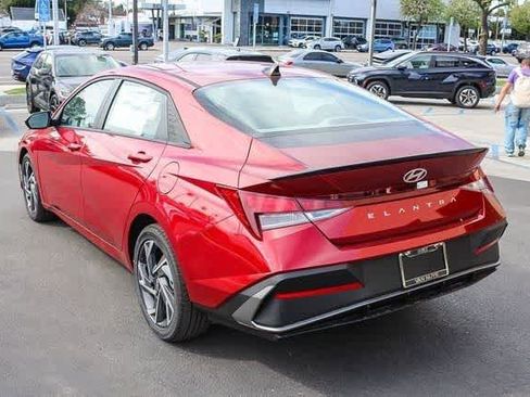 Certified 2025 Hyundai Elantra Sport FWD image 7