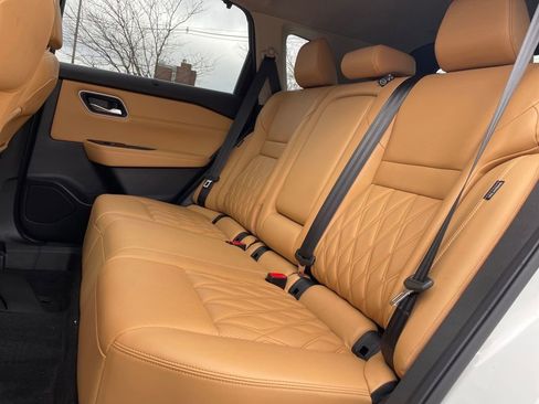 Used 2022 Nissan Rogue Platinum w/ Head-Up Display Package image 13