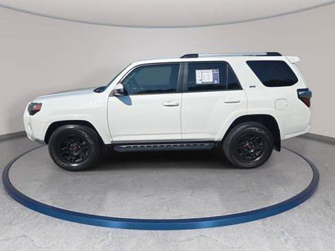 Used 2022 Toyota 4Runner SR5 RWD image 8