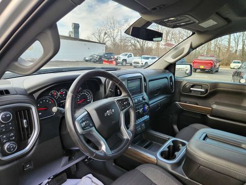 Used 2022 Chevrolet Silverado 1500 LT Trail Boss w/ Safety Package AWD/4WD image 2