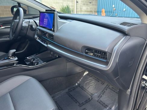 Used 2025 Toyota Prius AWD image 26