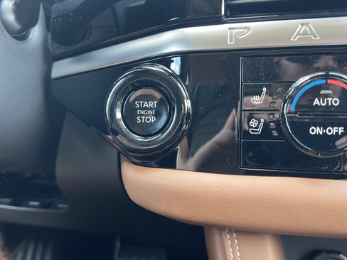 New 2026 Nissan Pathfinder Platinum AWD/4WD image 6