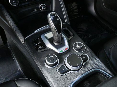 Used 2023 Alfa Romeo Stelvio Sprint RWD image 11
