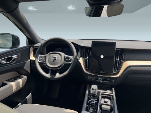 Used 2026 Volvo XC60 B5 Core image 25