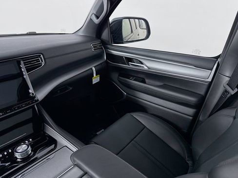 New 2026 Jeep Grand Wagoneer 4WD w/ Premium Group I image 25