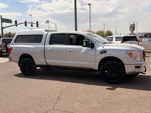 Used 2021 Nissan Titan SV w/ SV Convenience Package AWD/4WD image 7