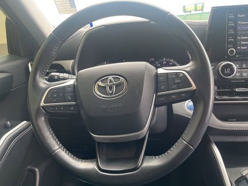 Used 2022 Toyota Highlander XLE image 40