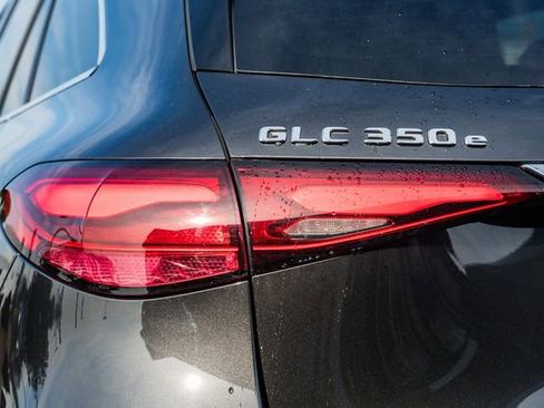 Used 2025 Mercedes-Benz GLC 350e 4MATIC image 7