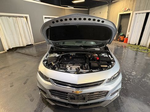 Used 2018 Chevrolet Malibu LT w/ Leather Package FWD image 29
