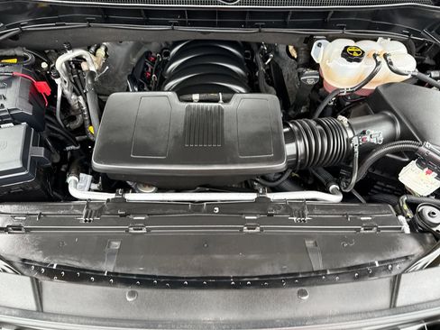 Used 2025 Chevrolet Suburban Z71 w/ Comfort Package image 18