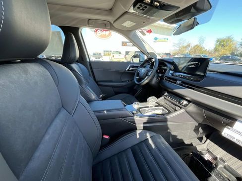 New 2026 Mitsubishi Outlander SE FWD image 18