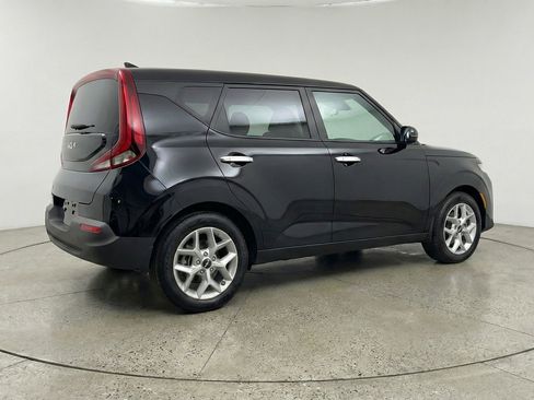 Used 2025 Kia Soul LX w/ LX Technology Package FWD image 9
