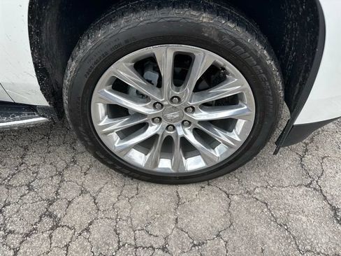 Used 2019 Cadillac Escalade Luxury AWD/4WD image 13