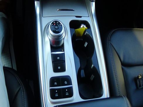 Used 2024 Ford Explorer XLT w/ Equipment Group 202A image 30